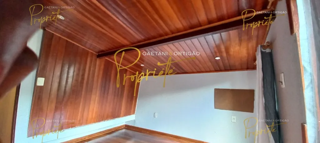 Casa sin muebles con 6 dormitorios y piscina común — photo 17
