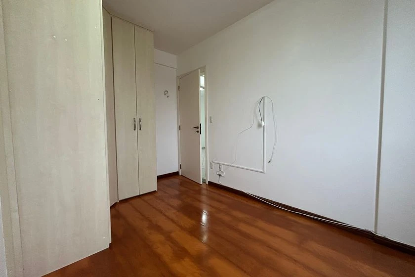 Unfurnished apartment with 2 bedrooms and a balcony — photo 8