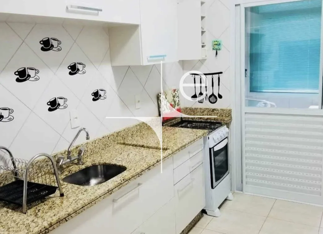 Apartamento com 3 quartos e fogão a gás na cozinha — photo 2