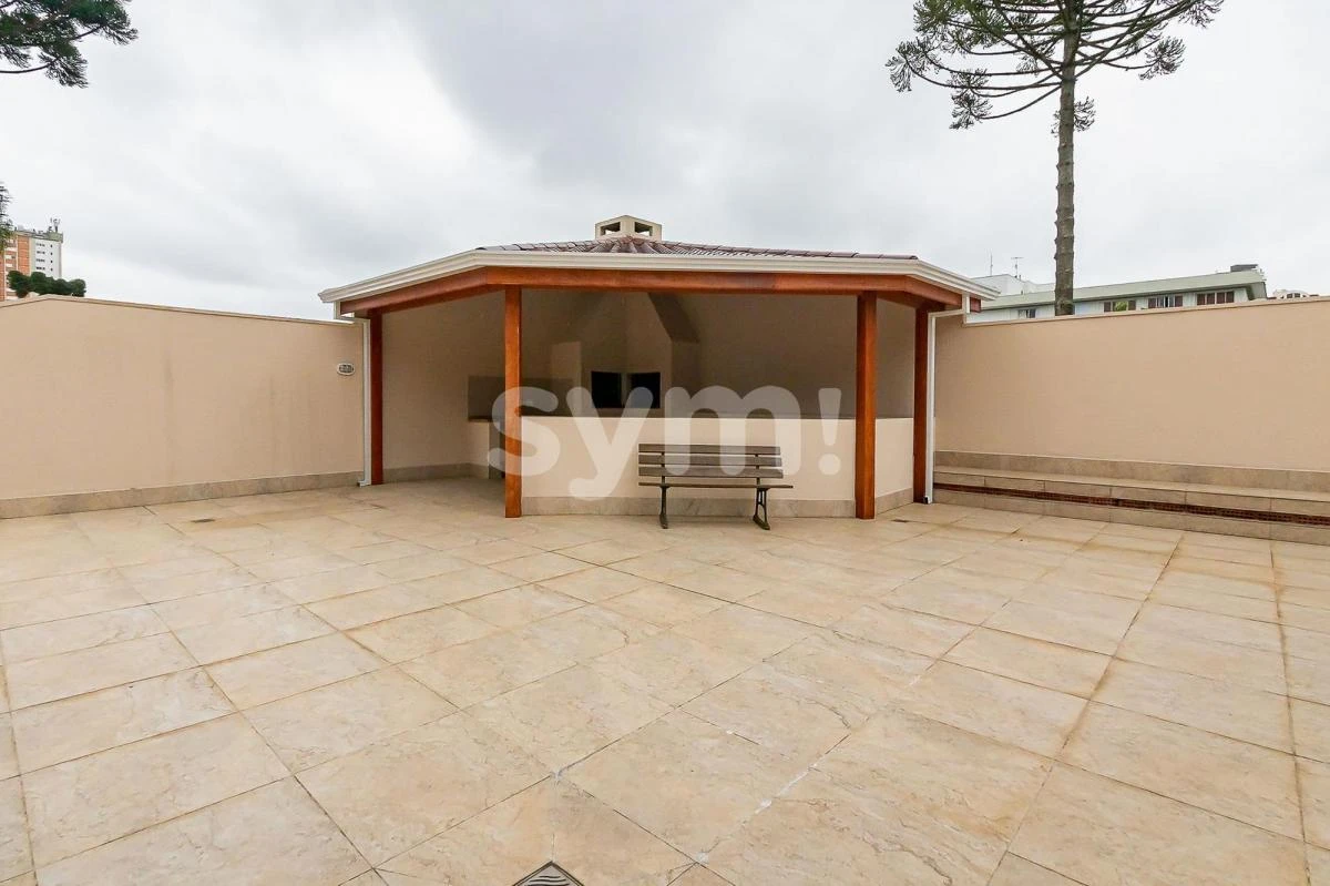 Glass-enclosed balcony in a 3-bedroom apartment, 98 m² — photo 17