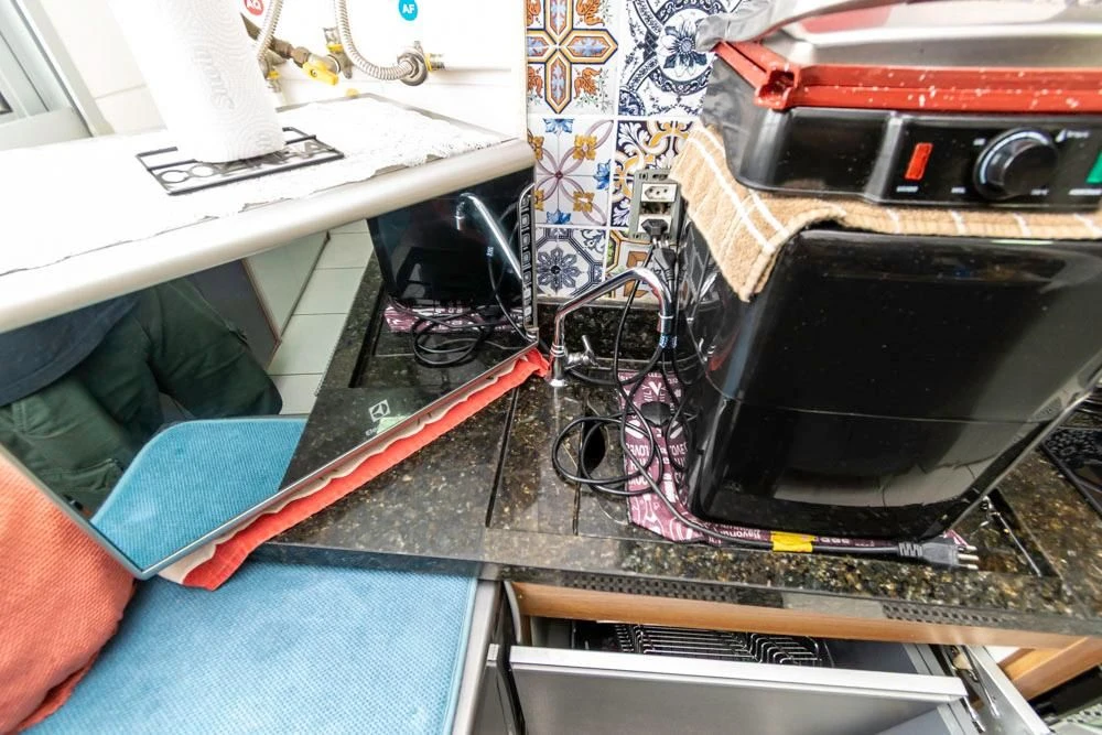 Мебльована квартира з 2 спальнями, балконом і відкритою кухнею — photo 9