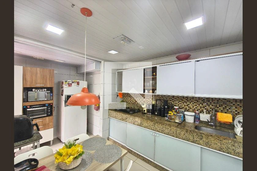 Casa com 2 quartos, 1 banheiro e cozinha fechada a gás — photo 2