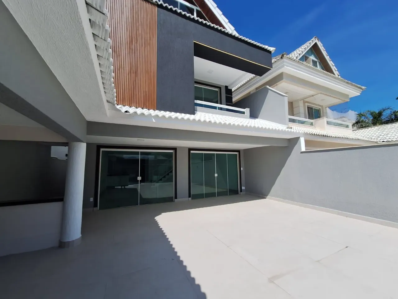 Rental house with 5 bedrooms and 5 bathrooms — photo 3