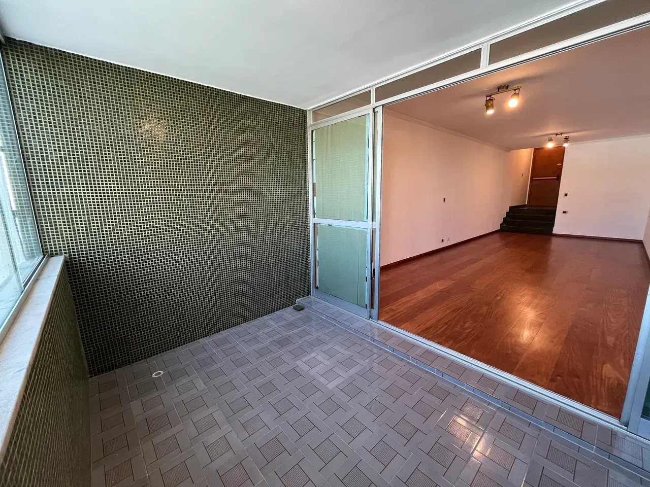 3-bedroom apartment with 3 bathrooms and 2 parking — photo 5