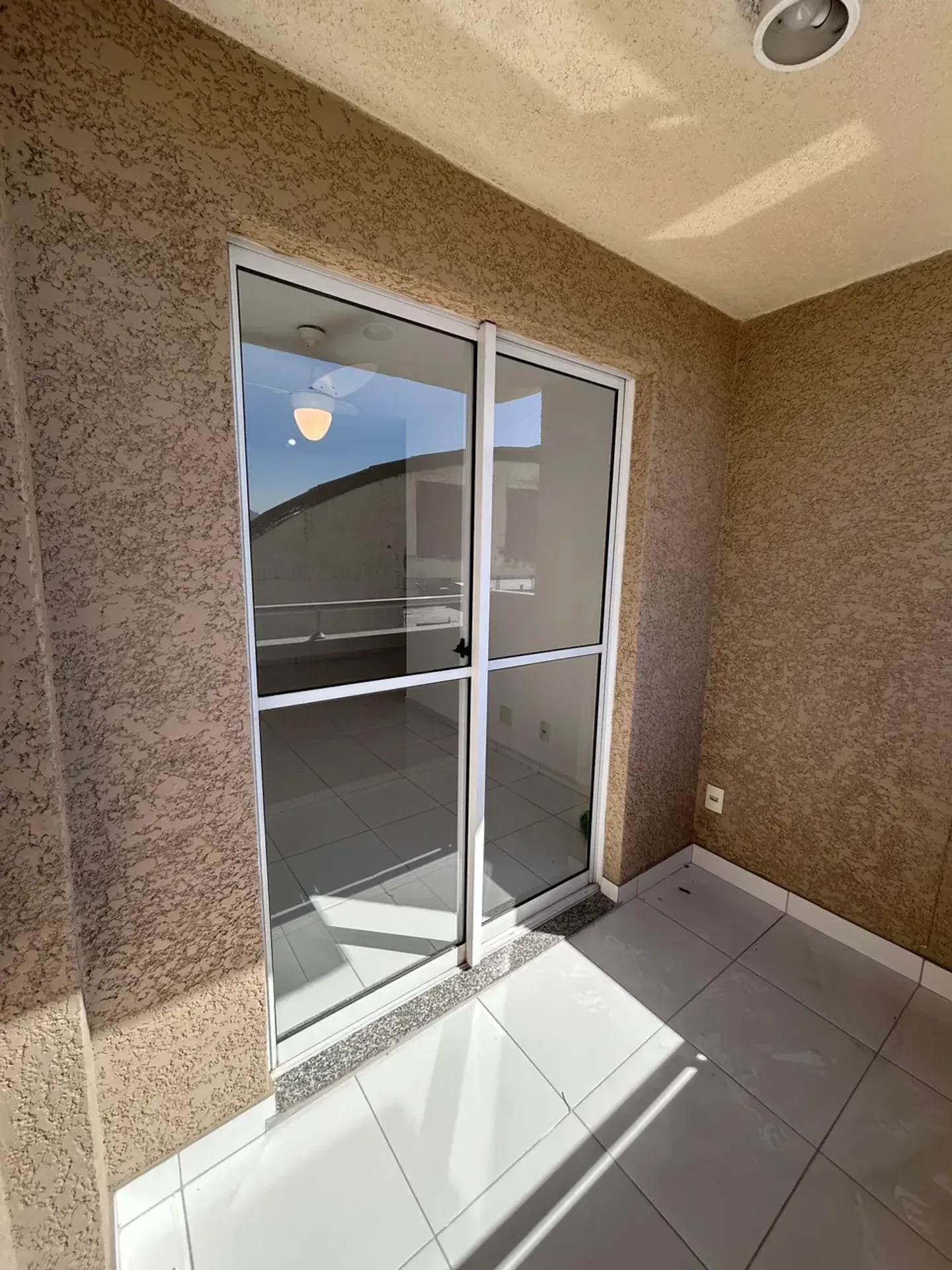 Apartamento de 3 quartos com cozinha americana e varanda — photo 3