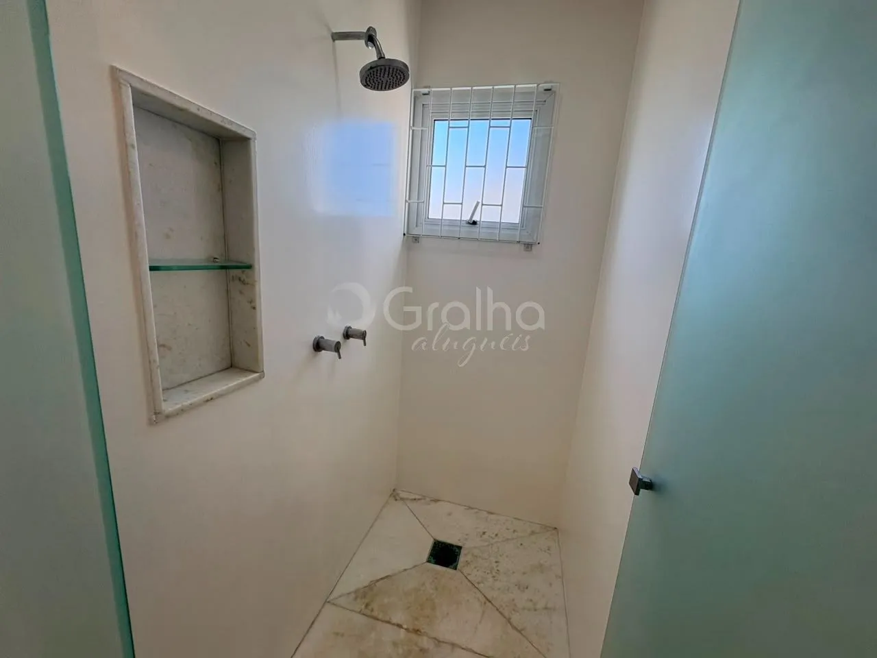 Мебльований будинок 868 м² з 3 люксами та 9 місцями — photo 28