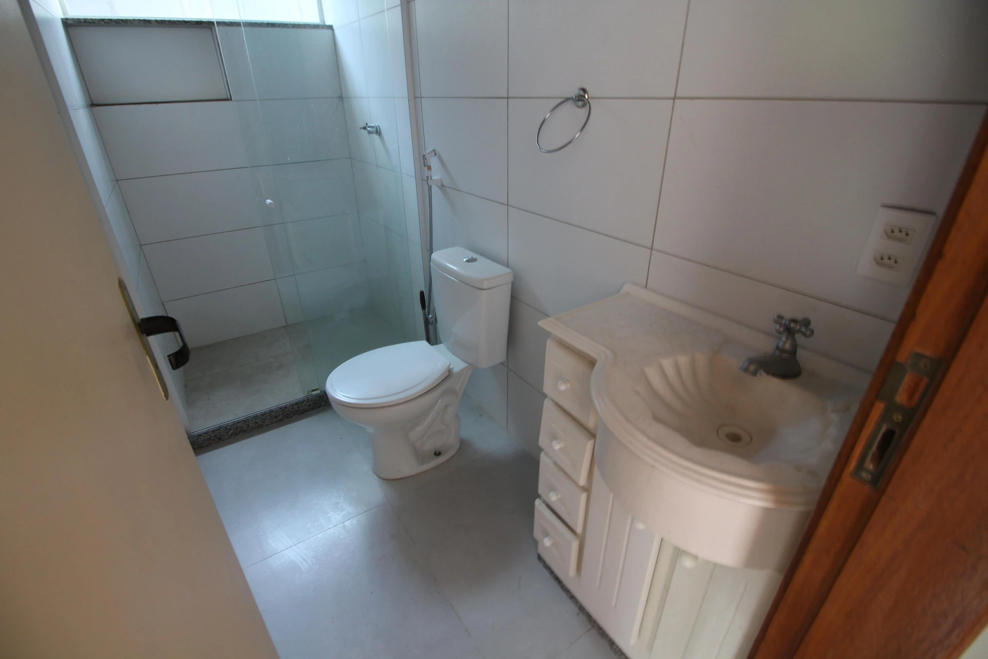 House with 4 bedrooms, 2 bathrooms and private garden — photo 42