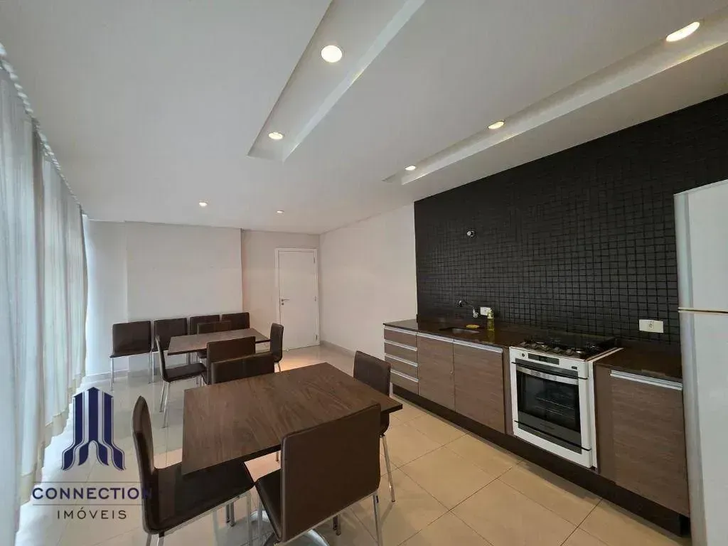 Furnished 2-bedroom apartment with open-plan gas kitchen — photo 22
