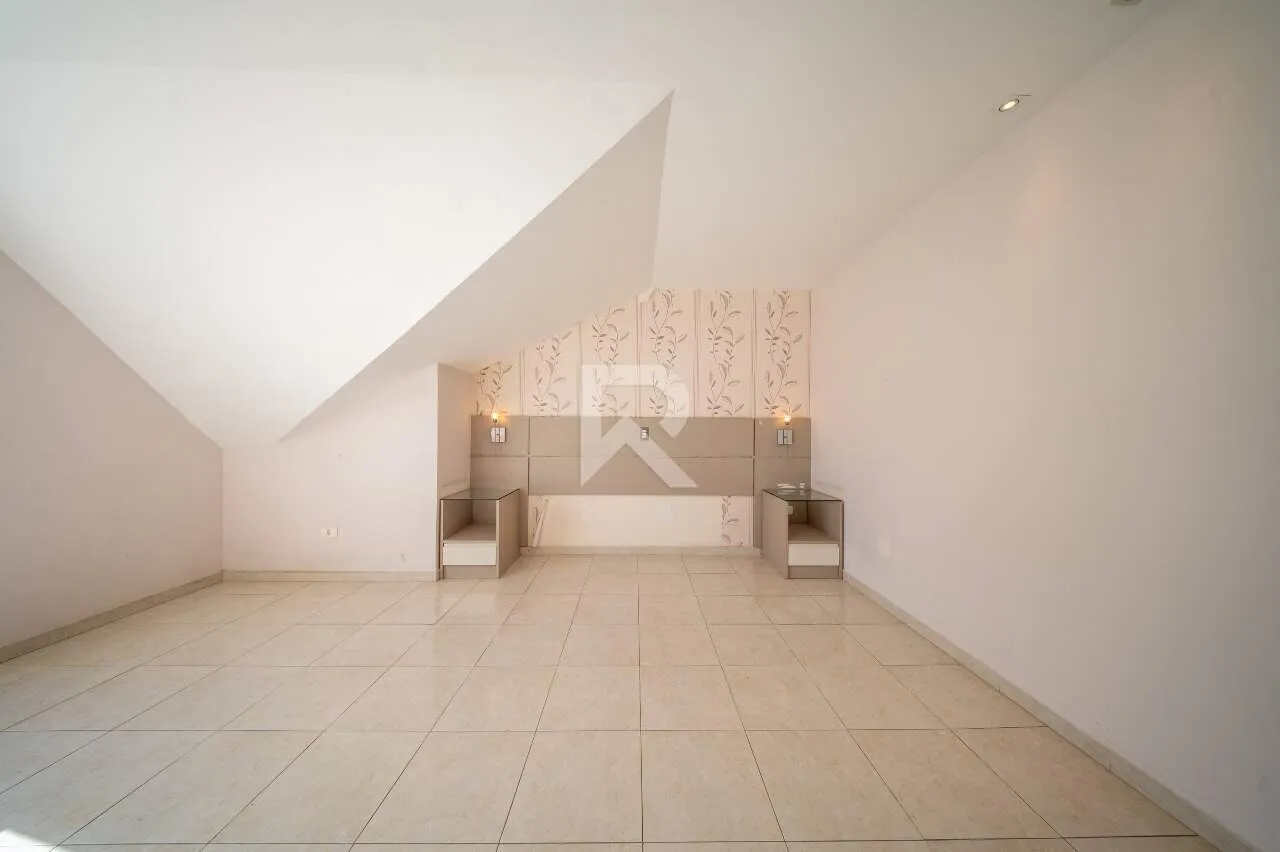 House with 4 bedrooms, private garden and 4 parking — photo 44