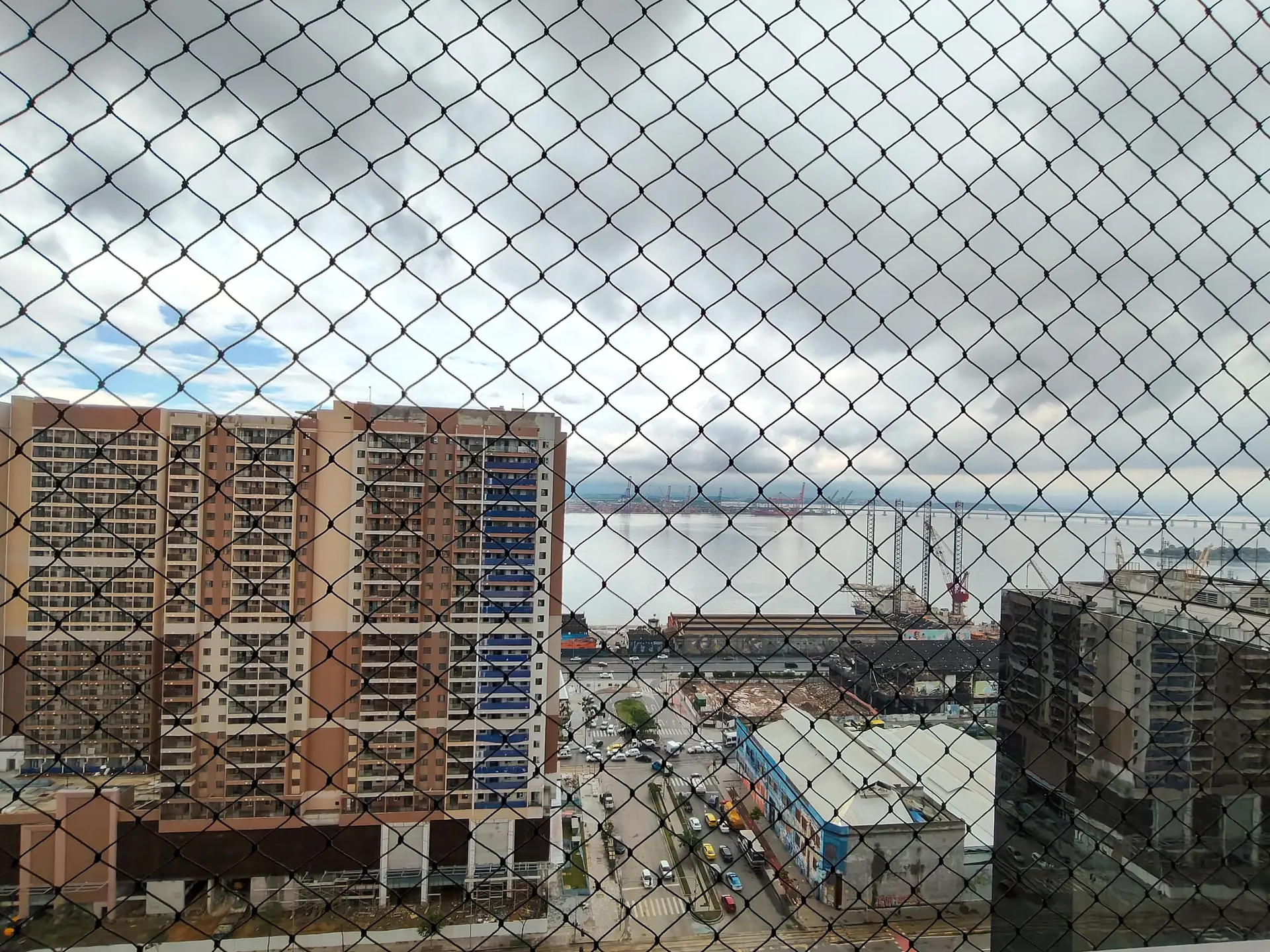 3-bedroom apartment with a water view in Rio de Janeiro — photo 56