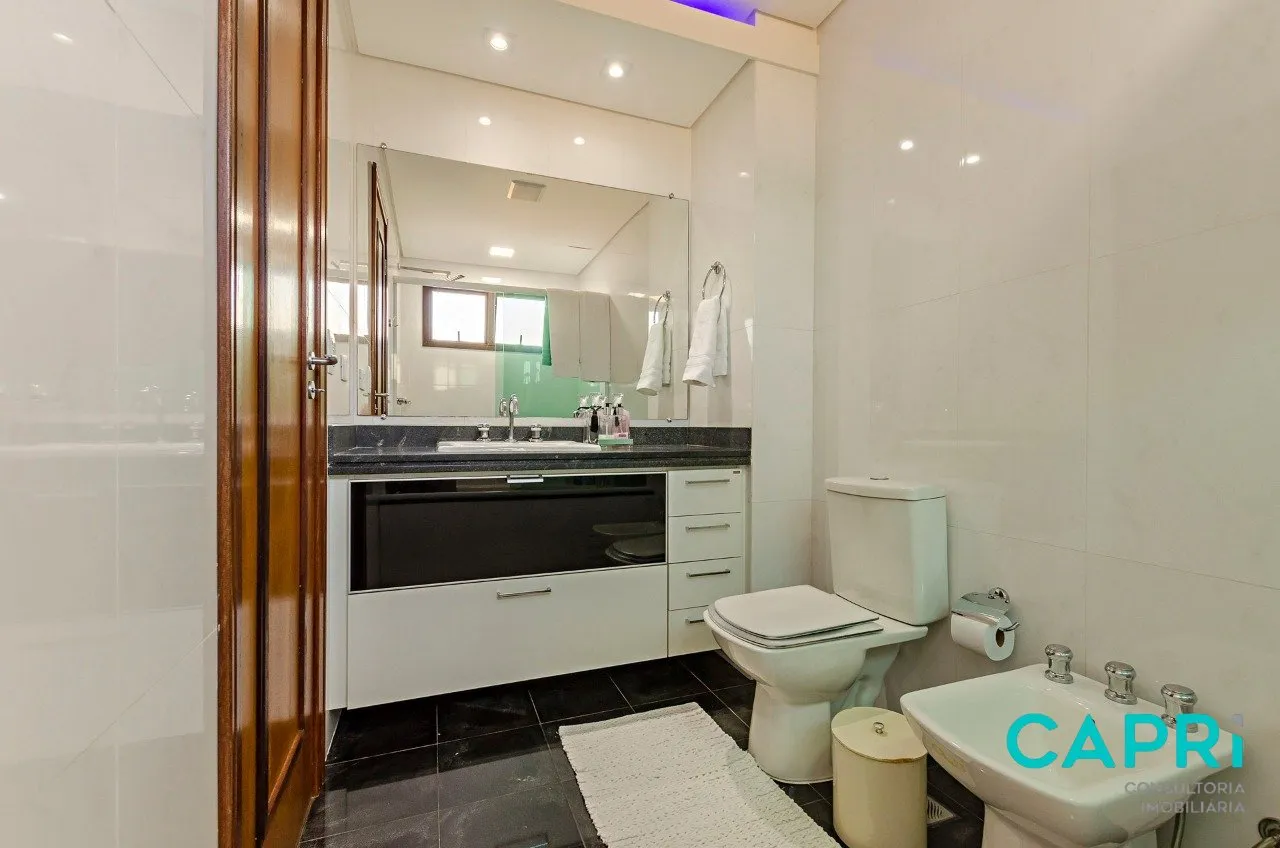 Furnished 3-bedroom apartment with a closed kitchen — photo 63
