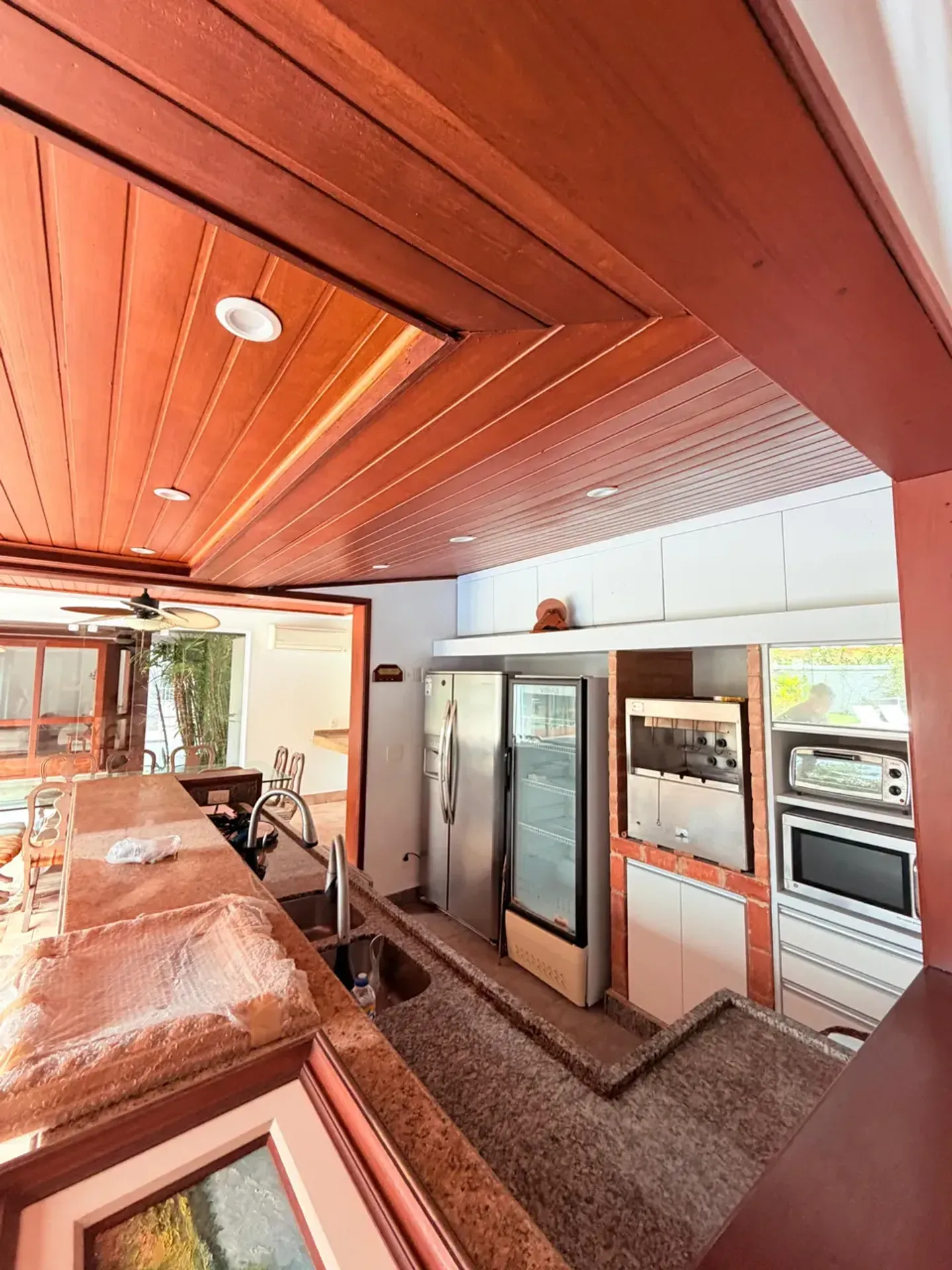 Casa com 5 quartos e 5 banheiros e varanda envidraçada — photo 4