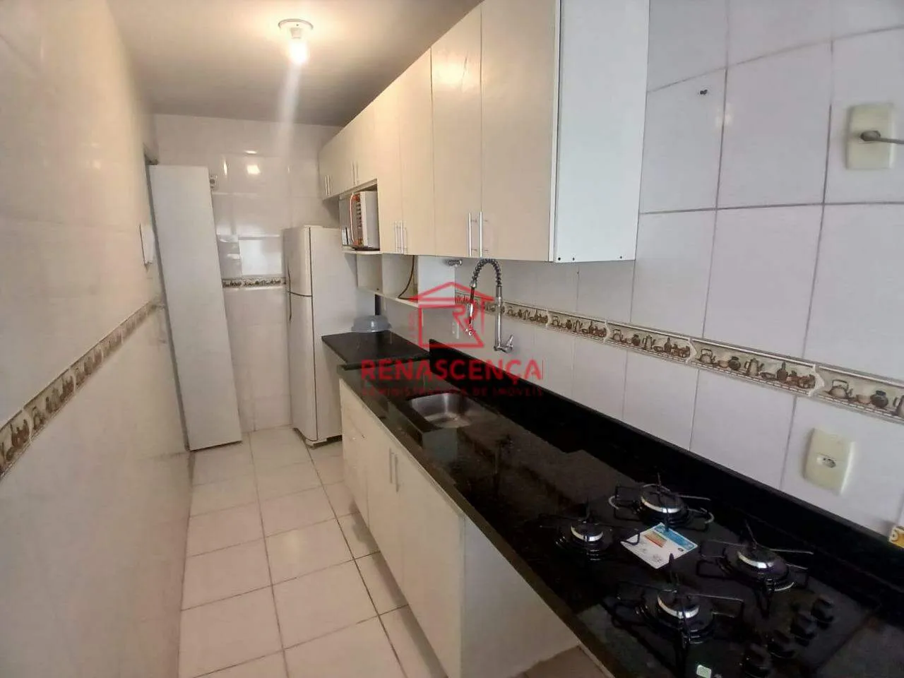 Apartamento mobiliado de 2 quartos em condomínio com piscina — photo 3
