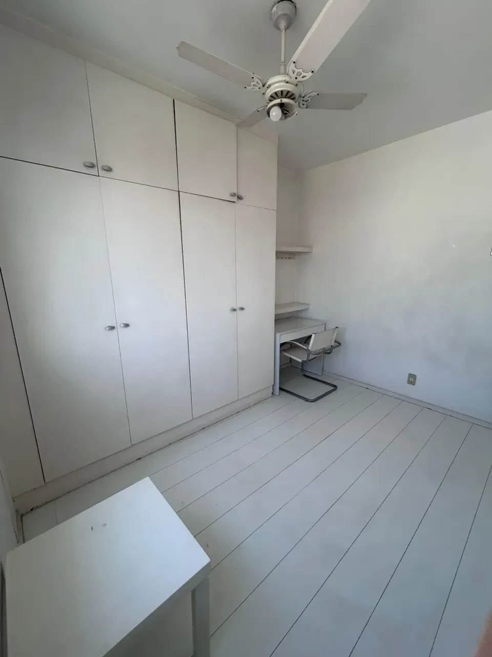 Apartment with a closed kitchen and gas stove — photo 12