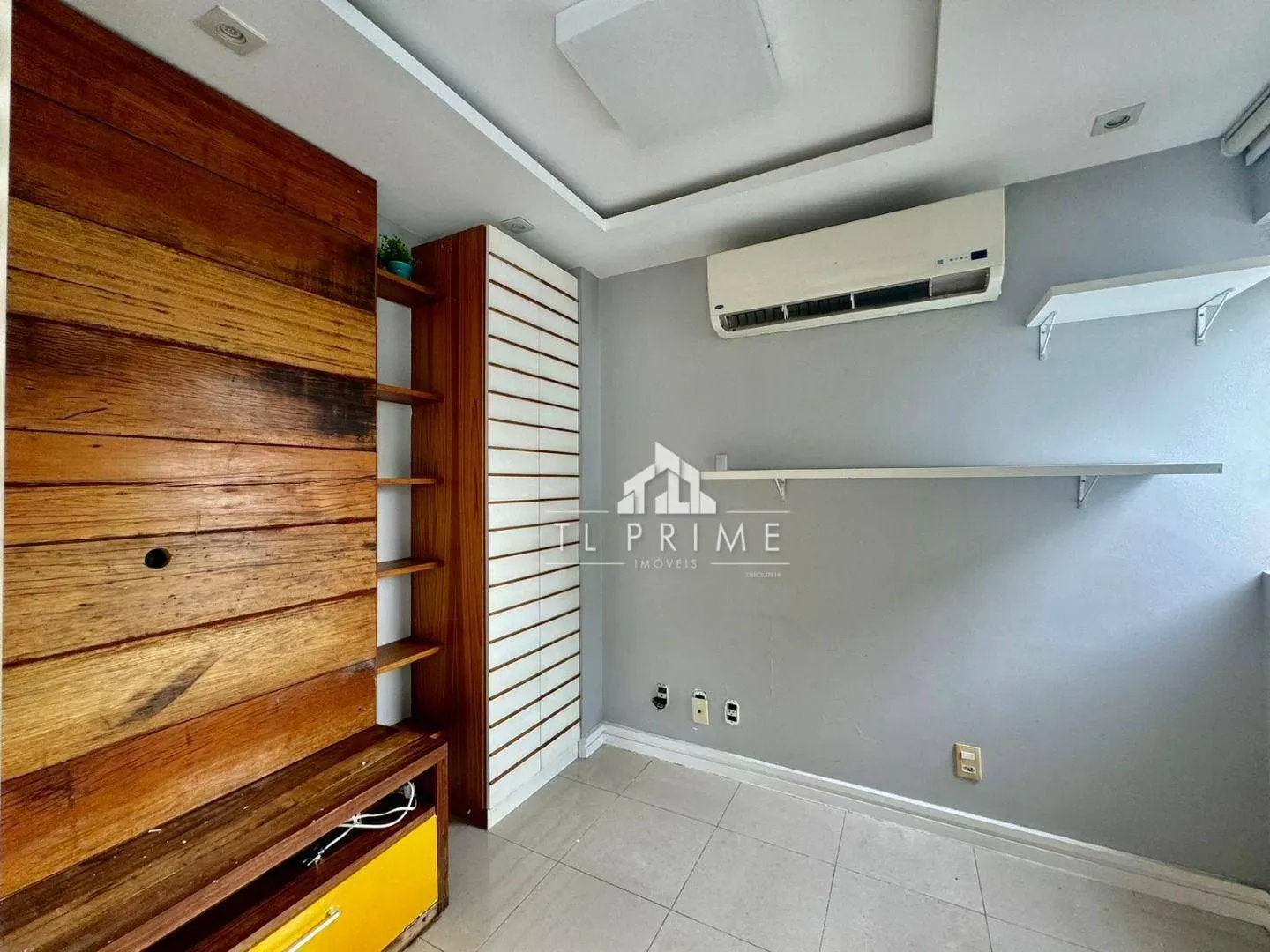 Furnished apartment, 98 m², with a water view — photo 16