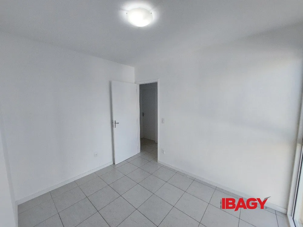 3-bedroom apartment, 1 with its own bathroom, 89 m² — photo 24