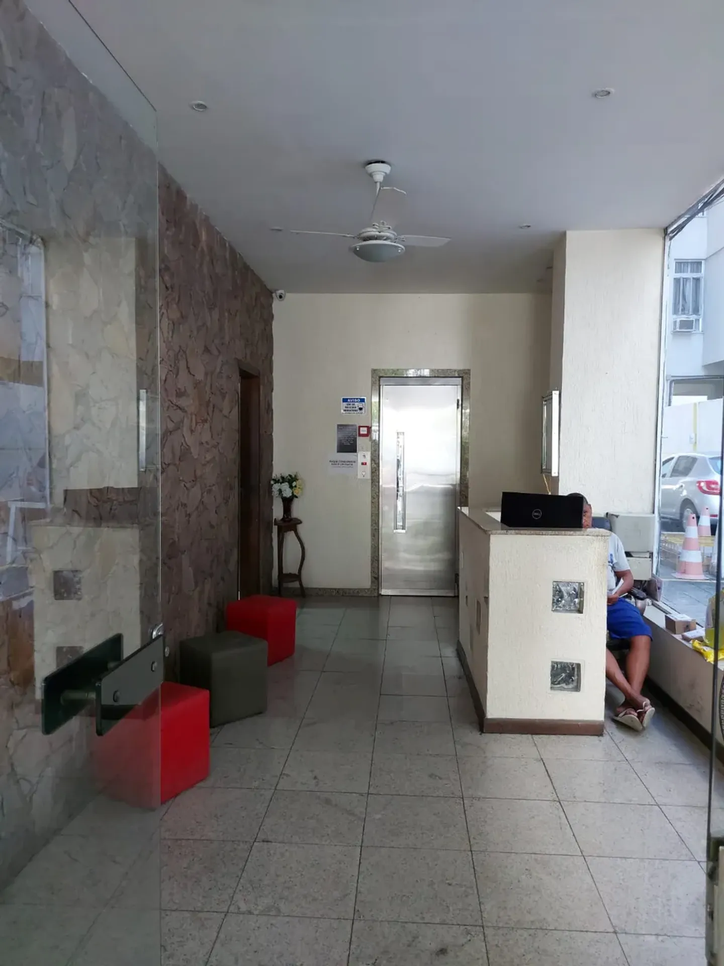 2-bedroom apartment with wood or laminate floors — photo 29