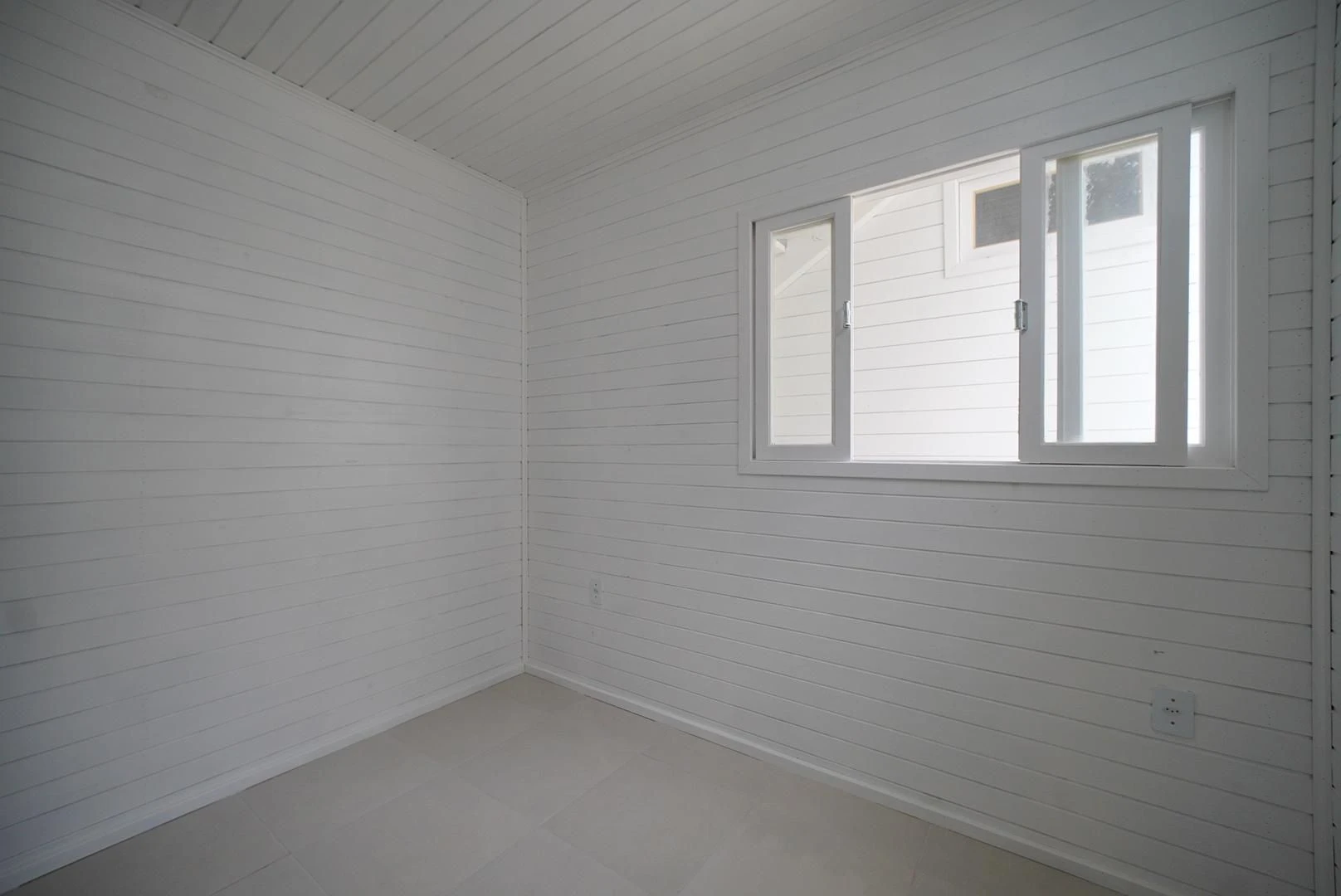 One-bedroom, 24 m² house in Florianópolis — photo 12