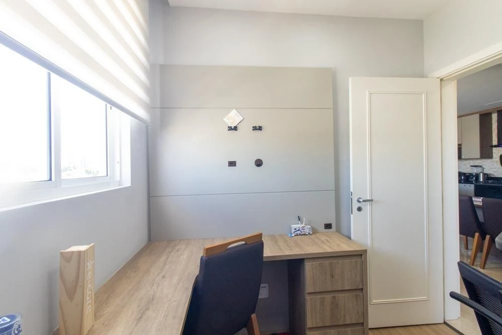 Furnished 2-bedroom apartment with an open-plan kitchen — photo 14