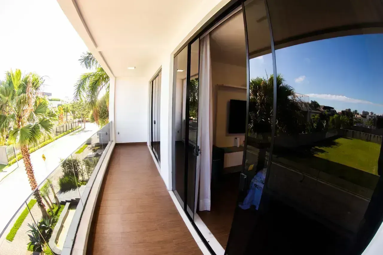 Casa triplex mobiliada com 5 suítes e 1.200 m² — photo 8