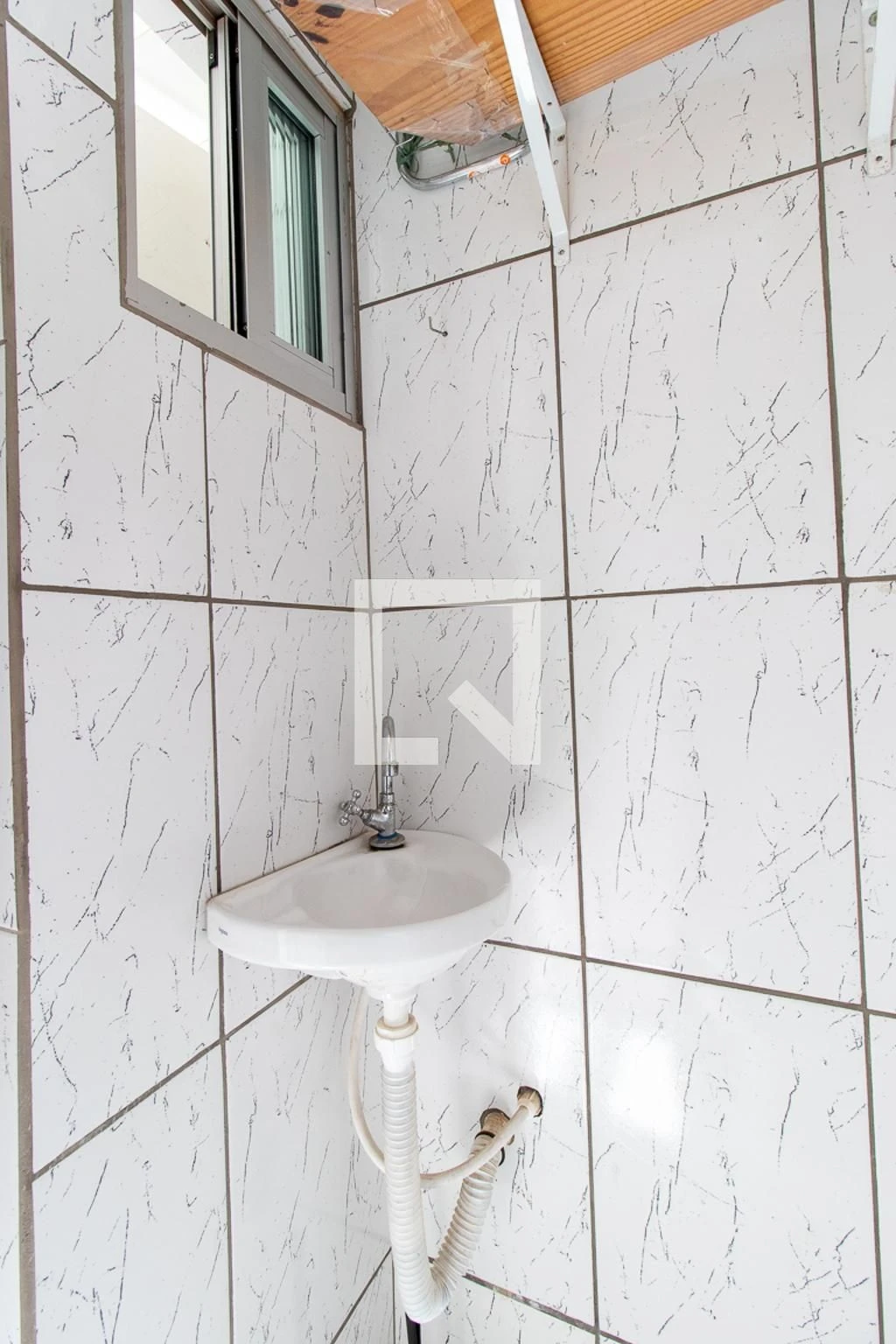 Apartamento de 3 quartos com piso de madeira ou laminado — photo 11