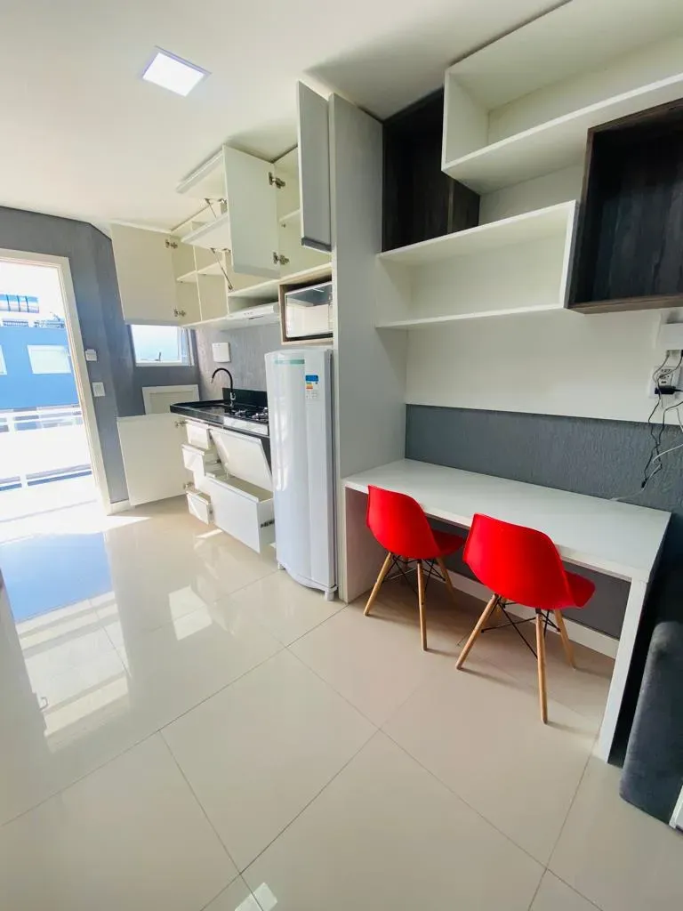 One-bedroom apartment in a building with a coworking space — photo 2