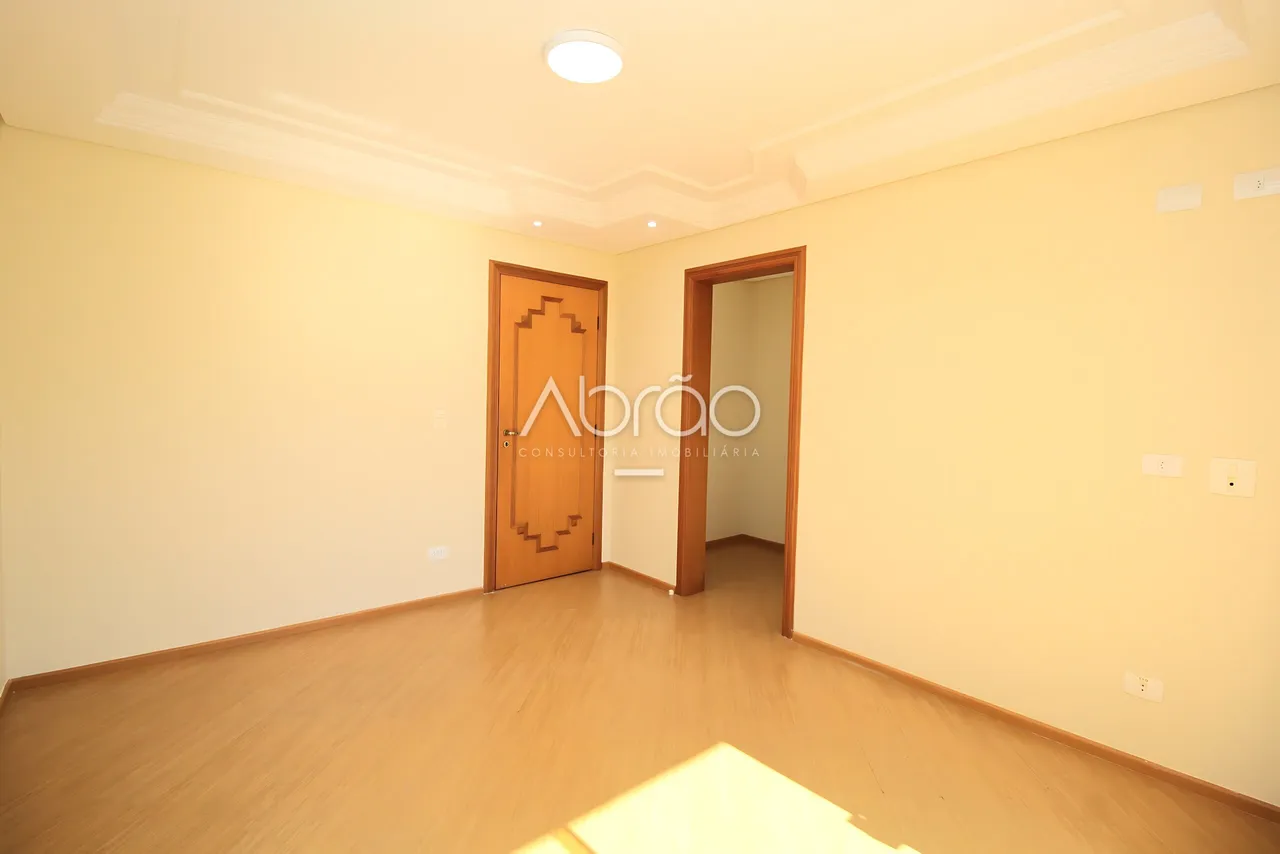 Commercial house with 5 bedrooms and 528 m², integrated kitchen — photo 16