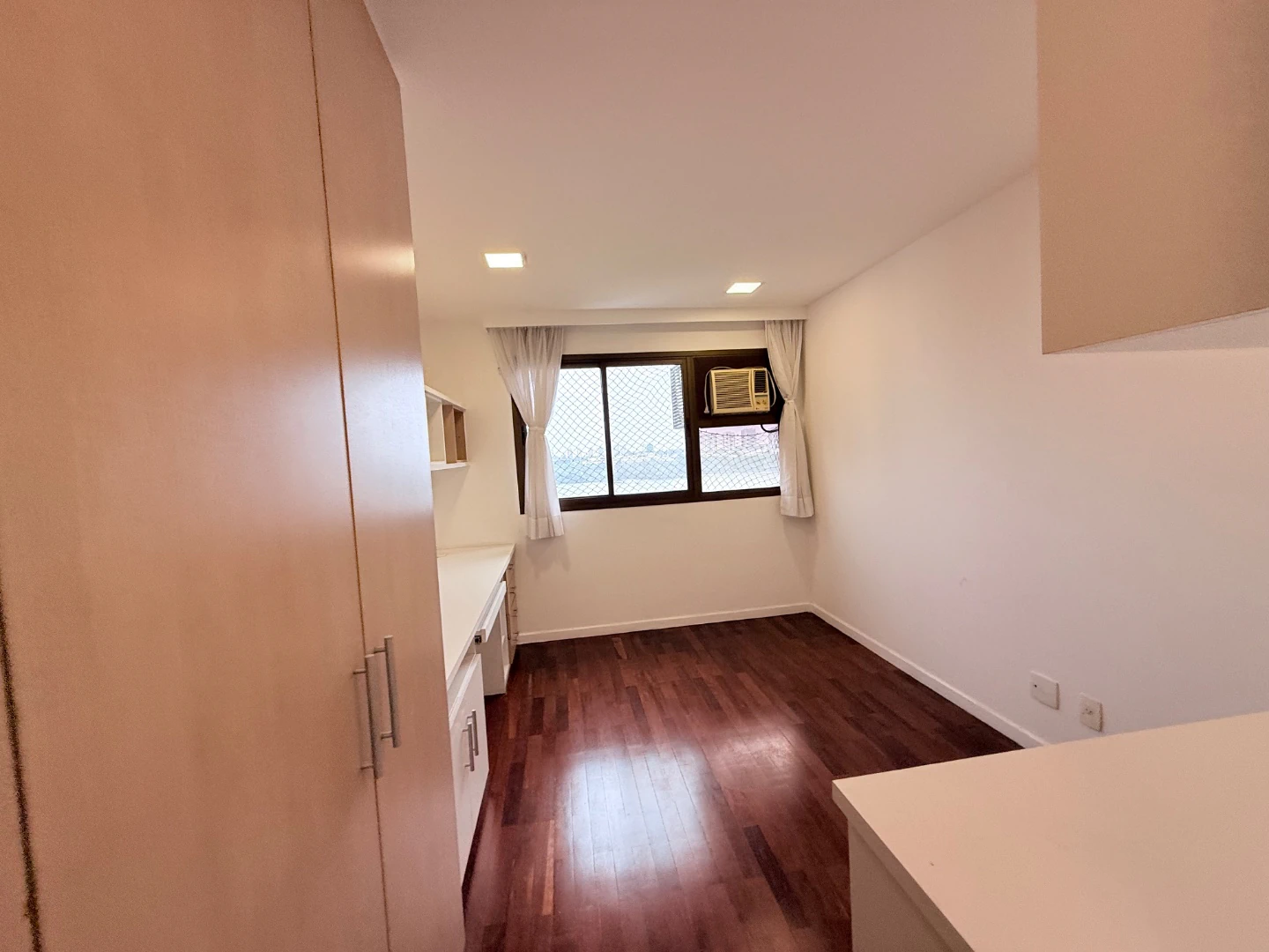 4-bedroom apartment with a washing machine in Rio de Janeiro — photo 14