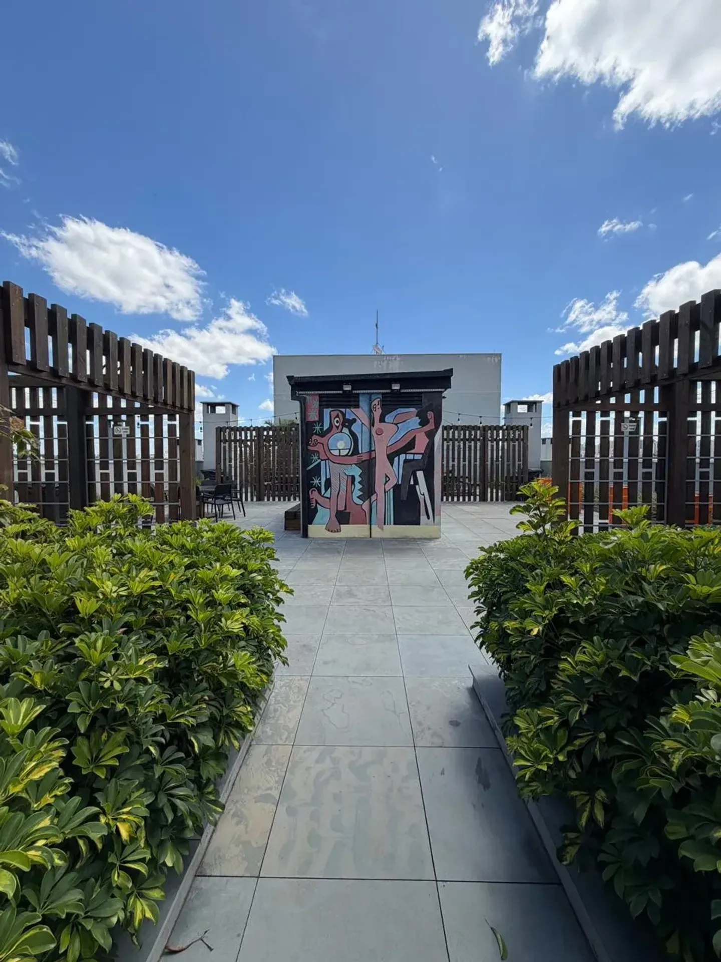 Furnished 1-bedroom apartment with balcony and barbecue — photo 35