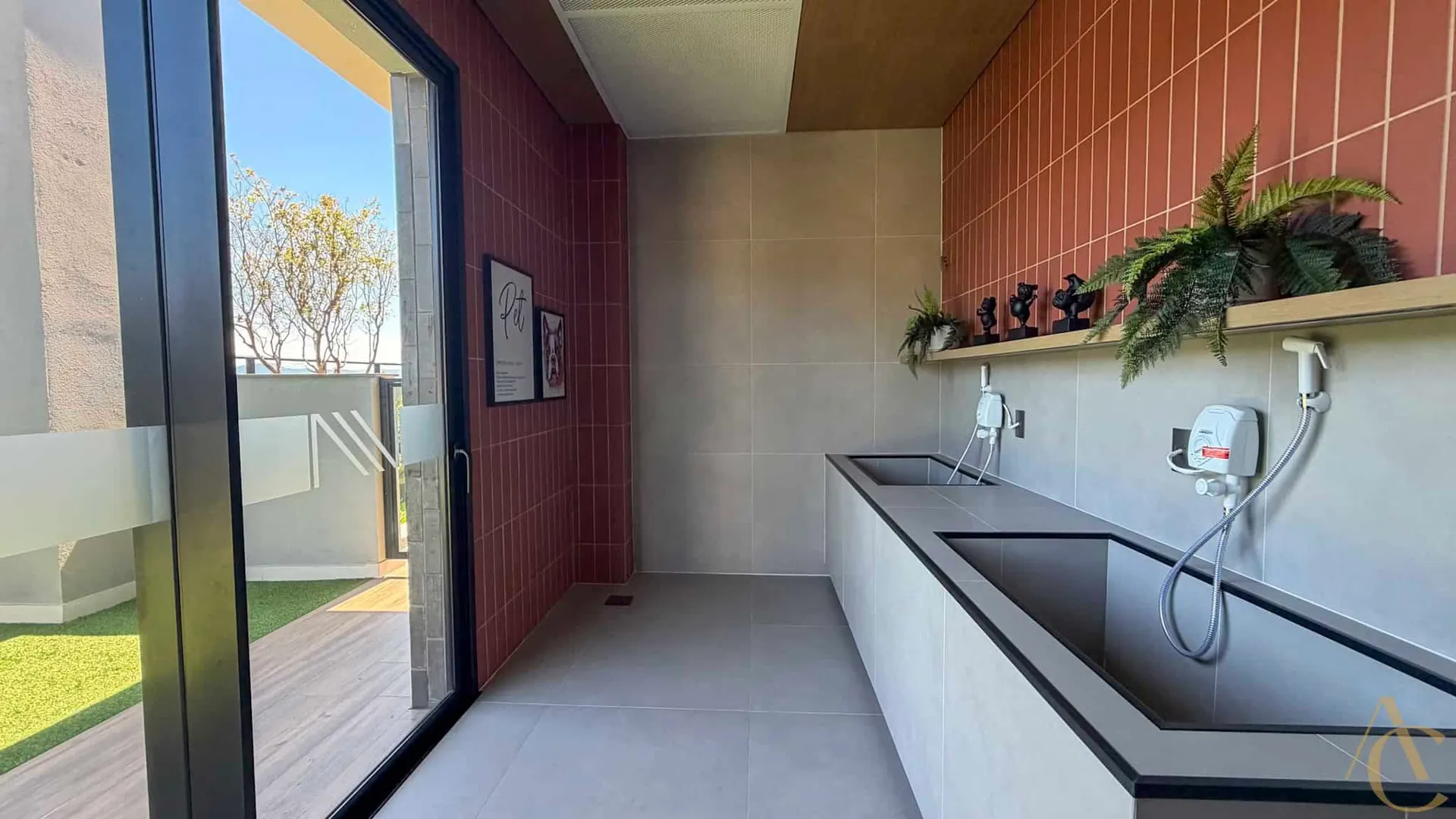 Glass-enclosed balcony in a 2-bedroom apartment, 69 m² — photo 5