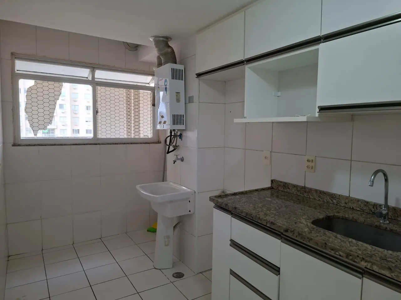Apartamento sem mobília com 3 quartos e varanda — photo 2