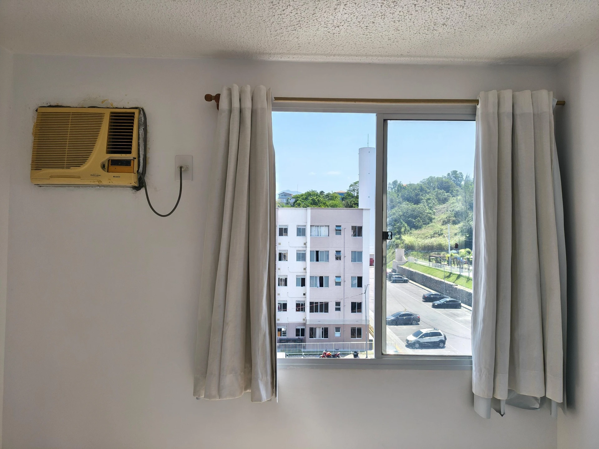 Mountain view in a 2-bedroom apartment, 50 m² — photo 19
