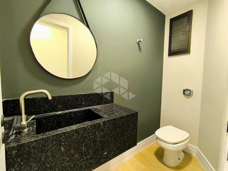 2-bedroom apartment with a water view — photo 9