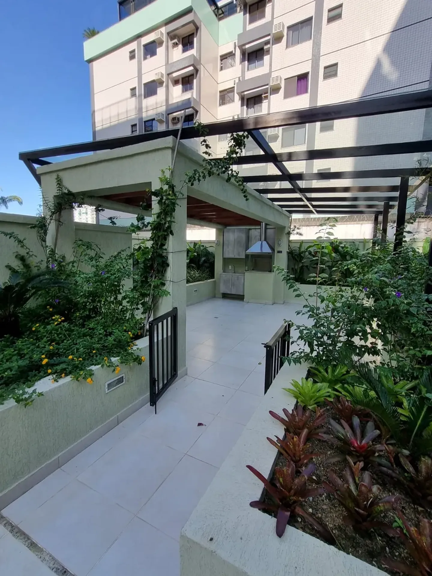 1-bedroom apartment with balcony and gas stove kitchen — photo 27