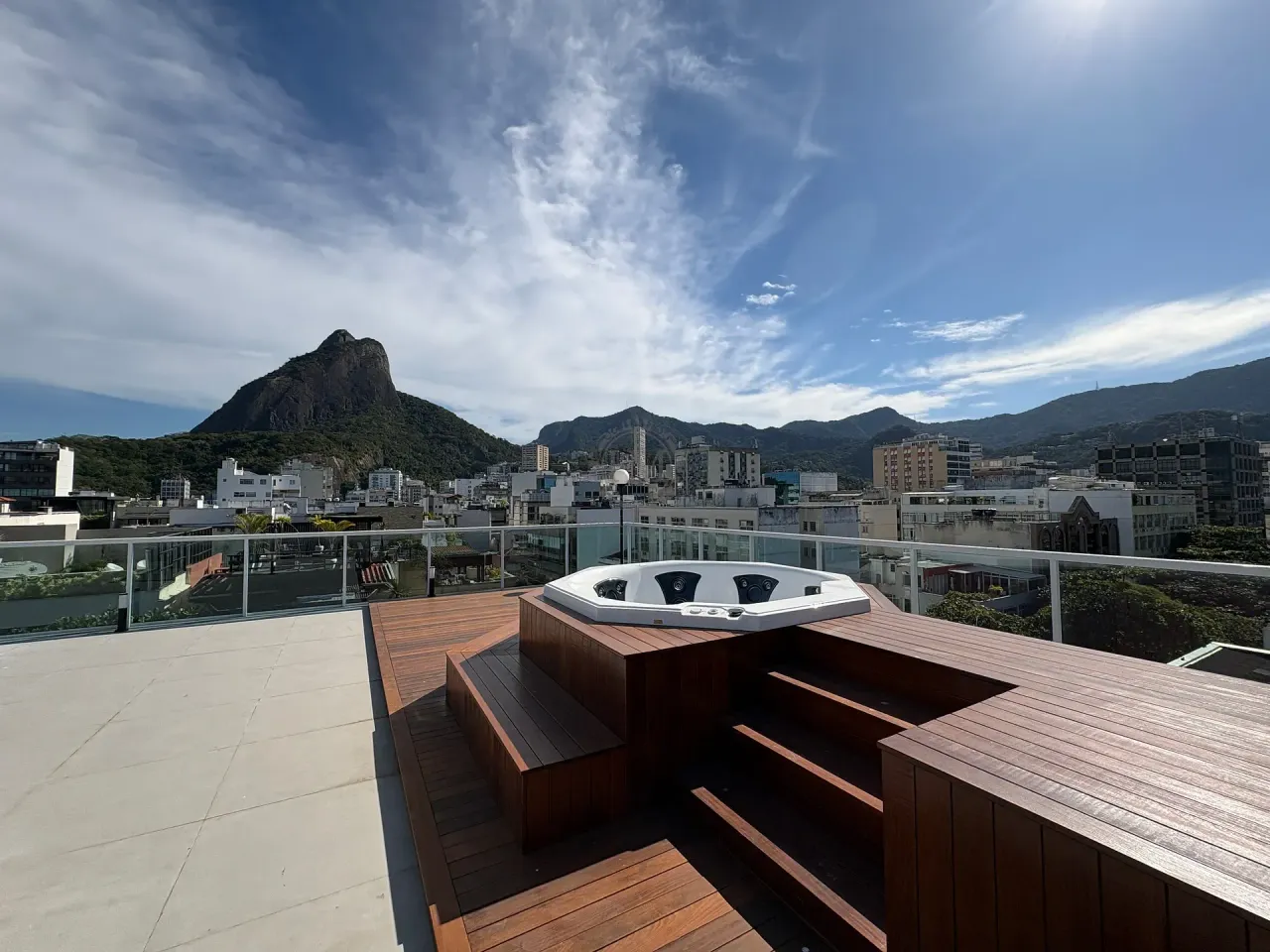 Triplex penthouse with 3 bedrooms and water view — photo 3