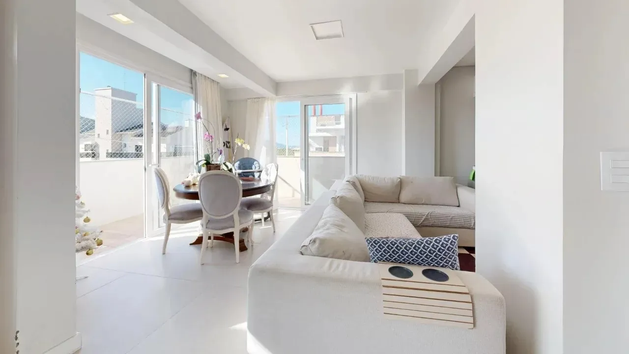 Furnished 310 m² penthouse with 3 en-suite rooms