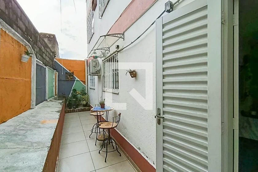 2-bedroom house for rent with a gas stove kitchen — photo 24