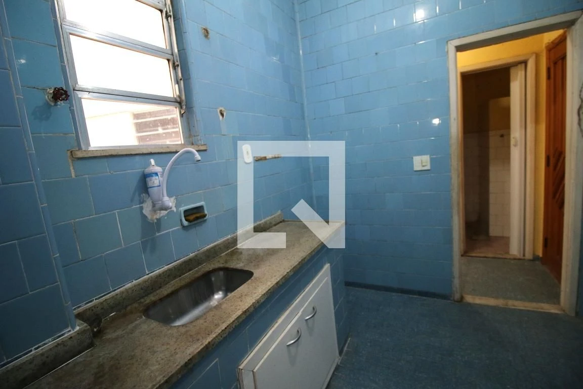 Unfurnished 1-bedroom apartment with separate kitchen — photo 2