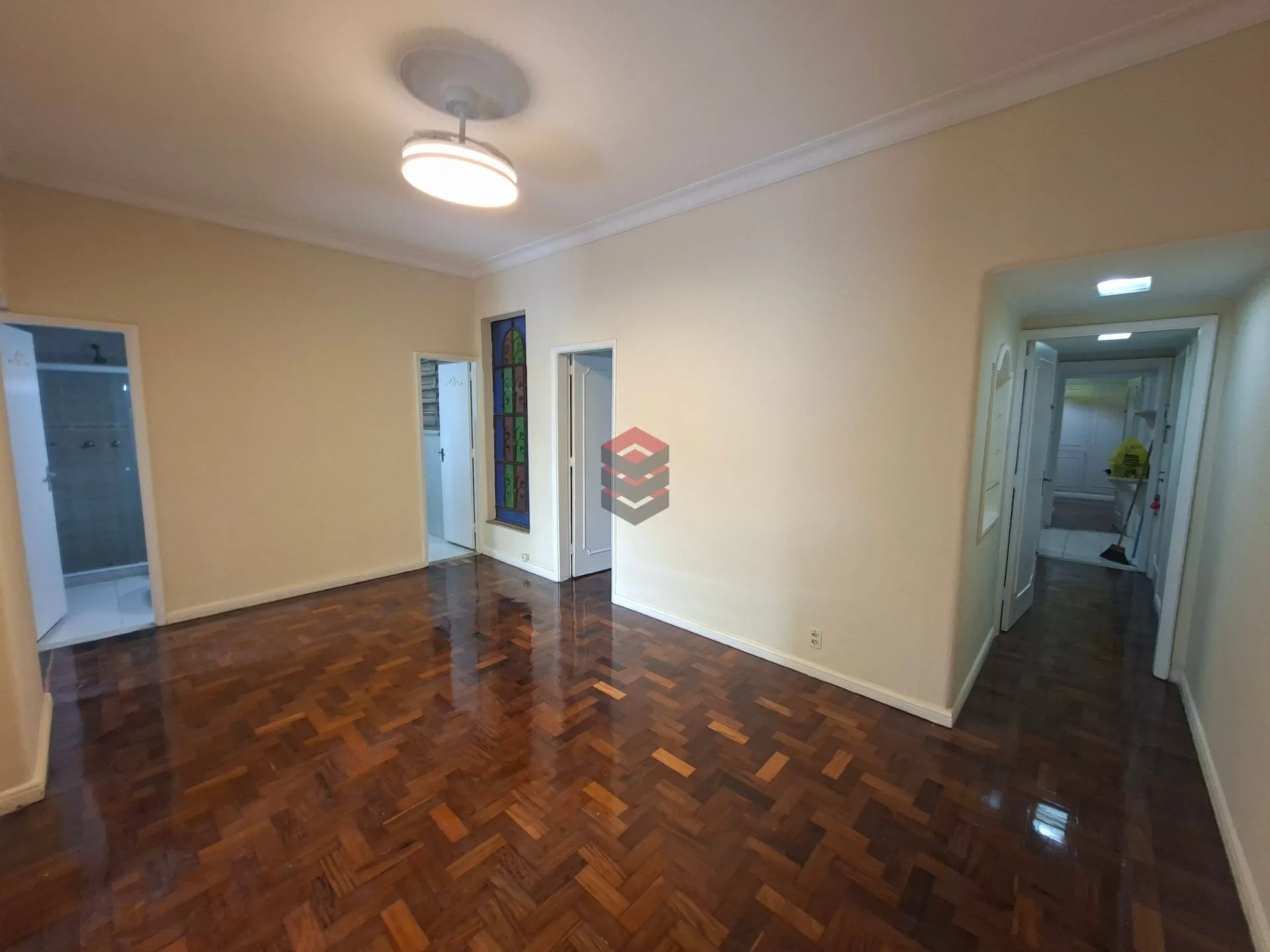 Apartment, 159 m², with wood or laminate floors — photo 11