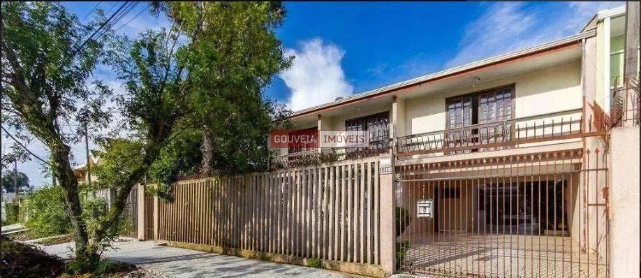 4-bedroom house with a glass-enclosed balcony — photo 10