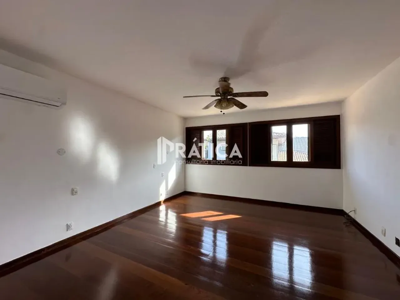 House with 5 bedrooms and 5 bathrooms, balcony grill — photo 10