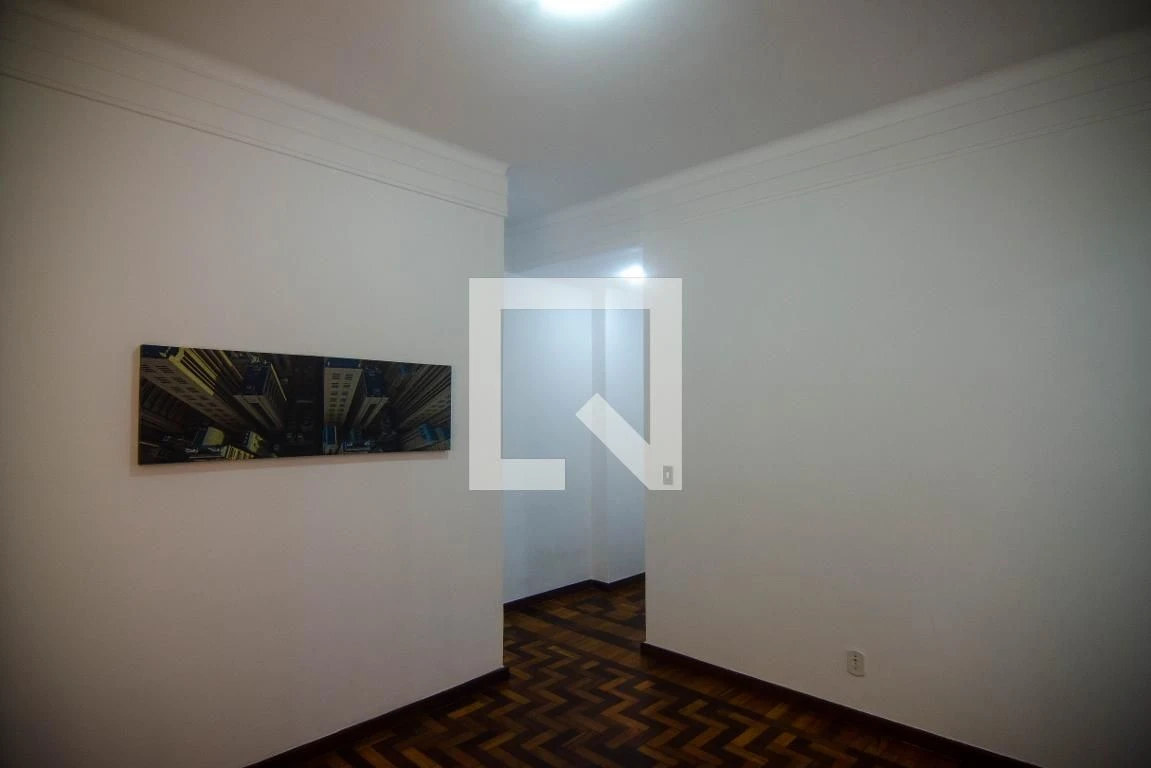 Квартира з 3 спальнями та дерев'яною підлогою або ламінатом — photo 28