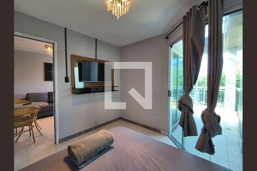 Furnished apartment with a glassed-in balcony — photo 11