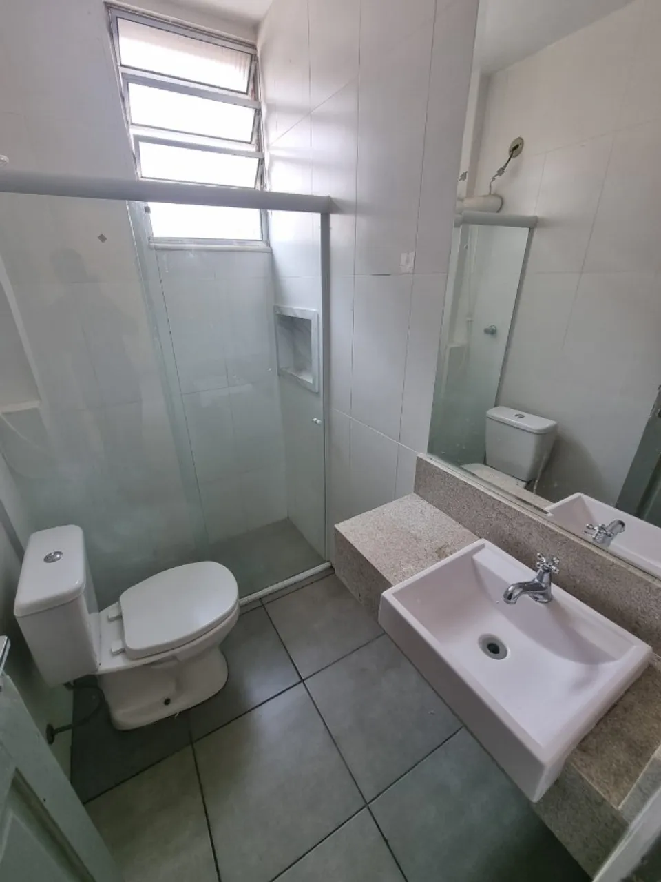 2-bedroom apartment with 1 bath and gas stove — photo 7