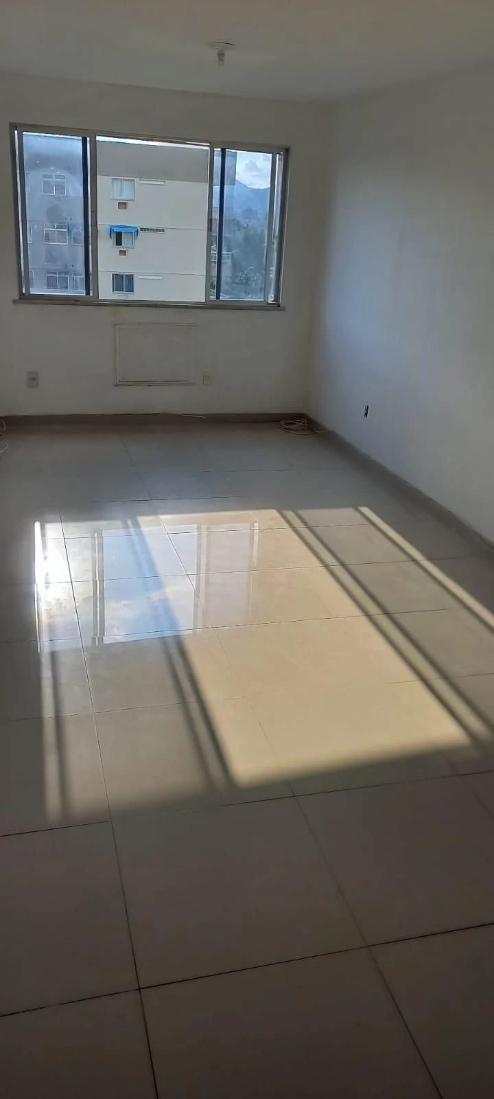 Невмебльована квартира з 2 спальнями і 1 паркомісцем — photo 3