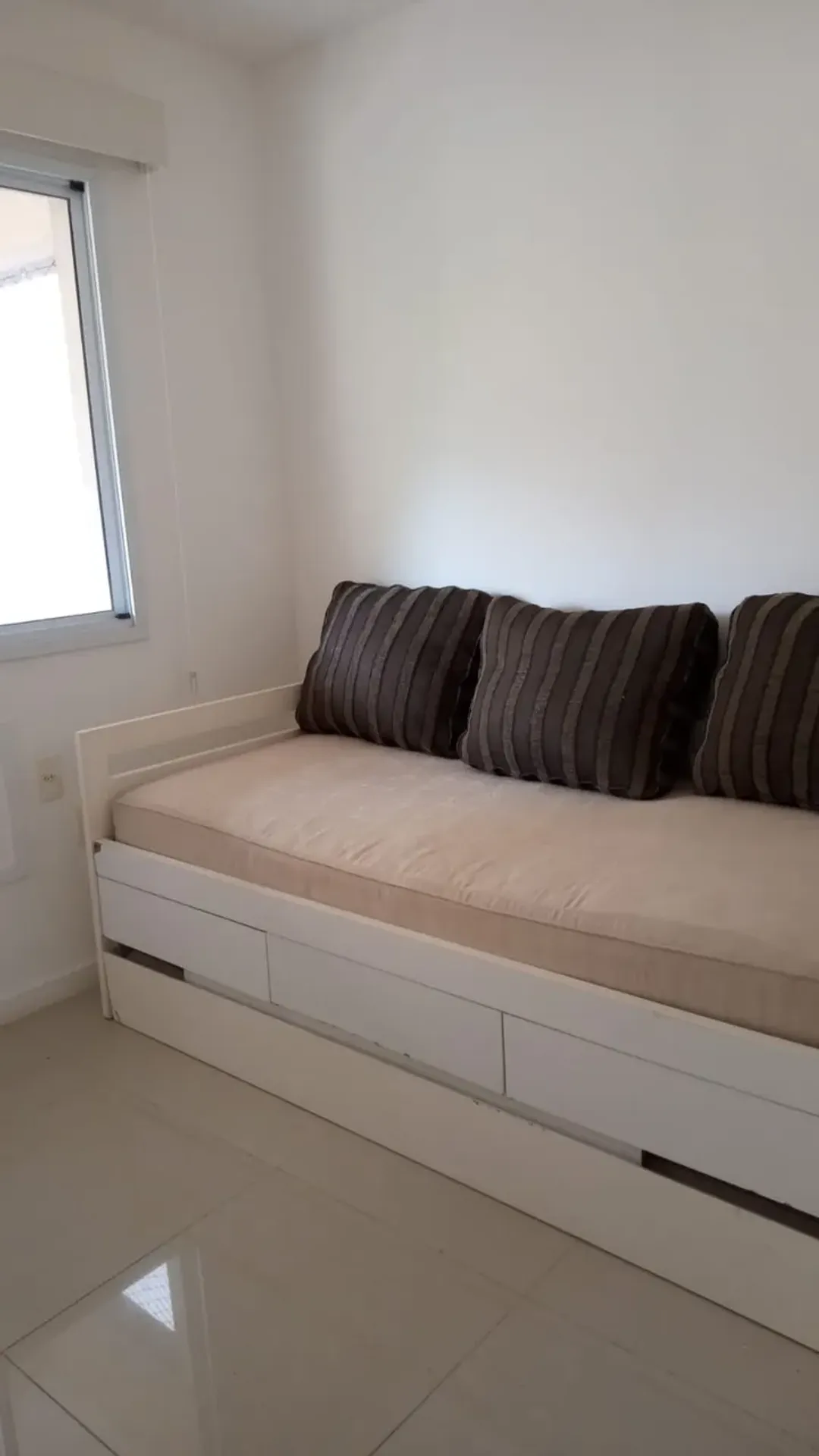 Furnished apartment with 3 bedrooms and 2 bathrooms — photo 22