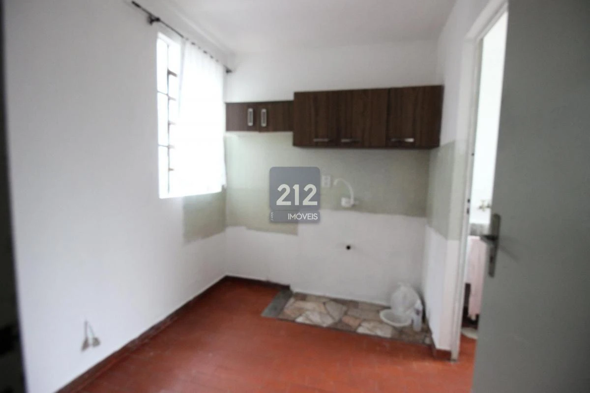 Apartment, 53 m², with wood or laminate floors — photo 2