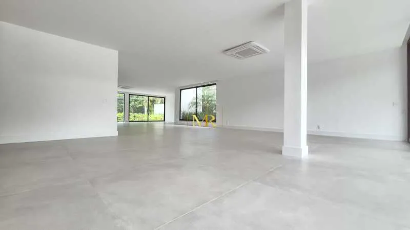 Casa com 5 quartos e cozinha em conceito aberto — photo 8