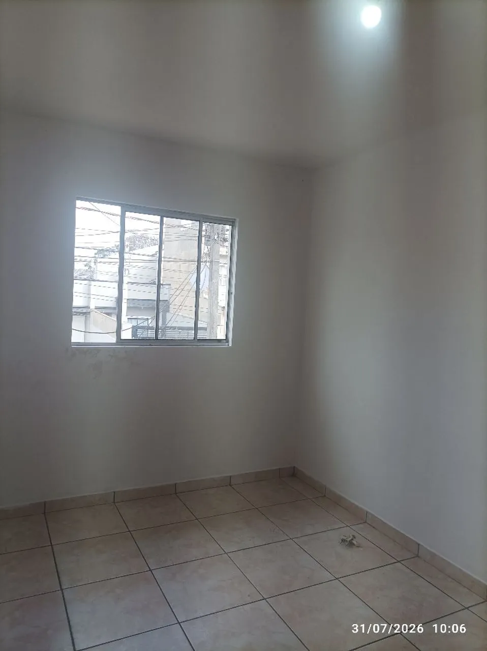 2-bedroom house with glass shower enclosure, no parking — photo 6