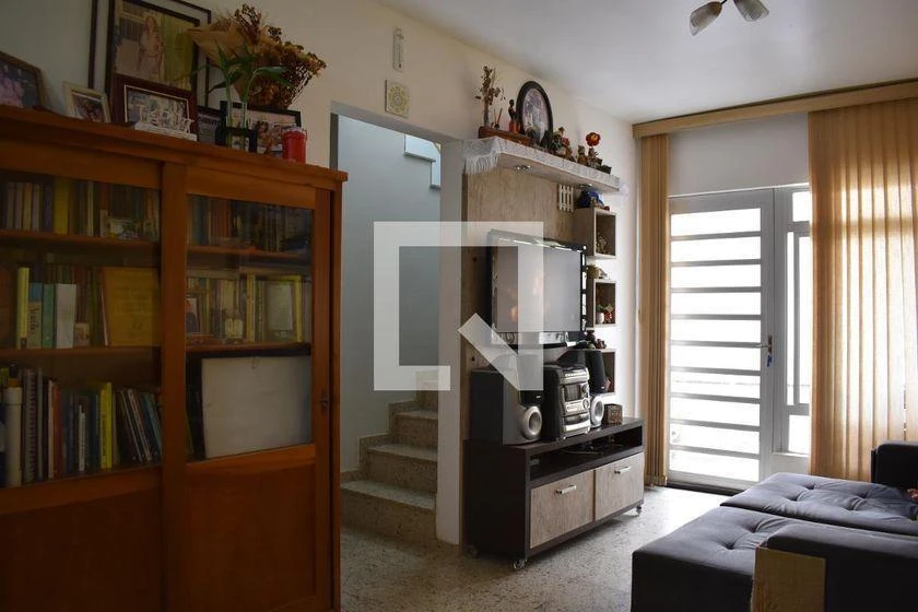 3-bedroom house with a walk-in closet in Curitiba — photo 34